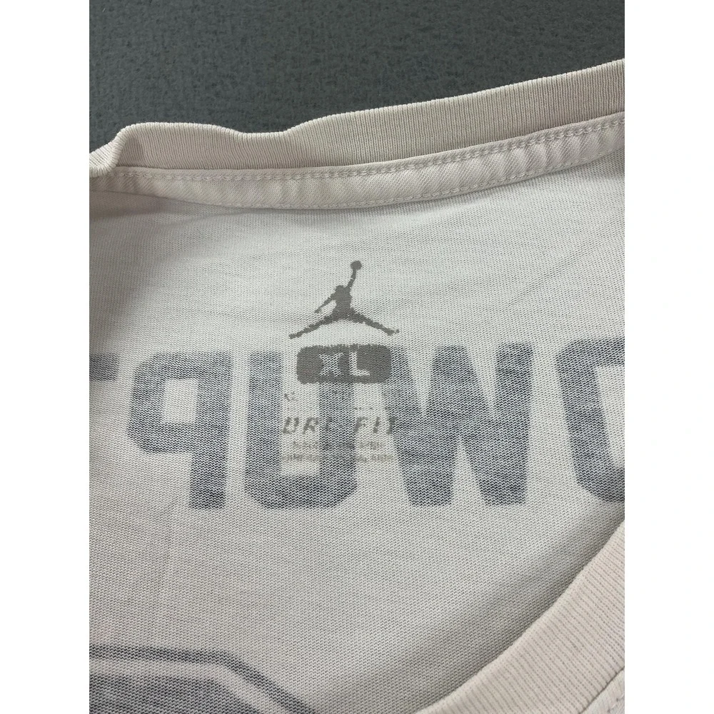 Jordan Shirt Mens XL White Nike Dri-Fit Bryant Throwupthe 88 Graphic Tee